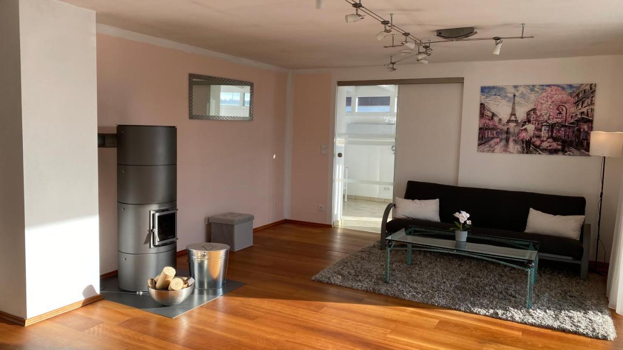 Fewo Luxus Wohnung Im Eigenen Ferienhaus, 120 Qm, Naehe Regensburg Mit Balkon, Terrasse & Garten, Gute Zuganbindung Laber Eksteriør bilde