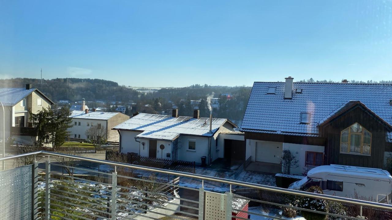 Fewo Luxus Wohnung Im Eigenen Ferienhaus, 120 Qm, Naehe Regensburg Mit Balkon, Terrasse & Garten, Gute Zuganbindung Laber Eksteriør bilde